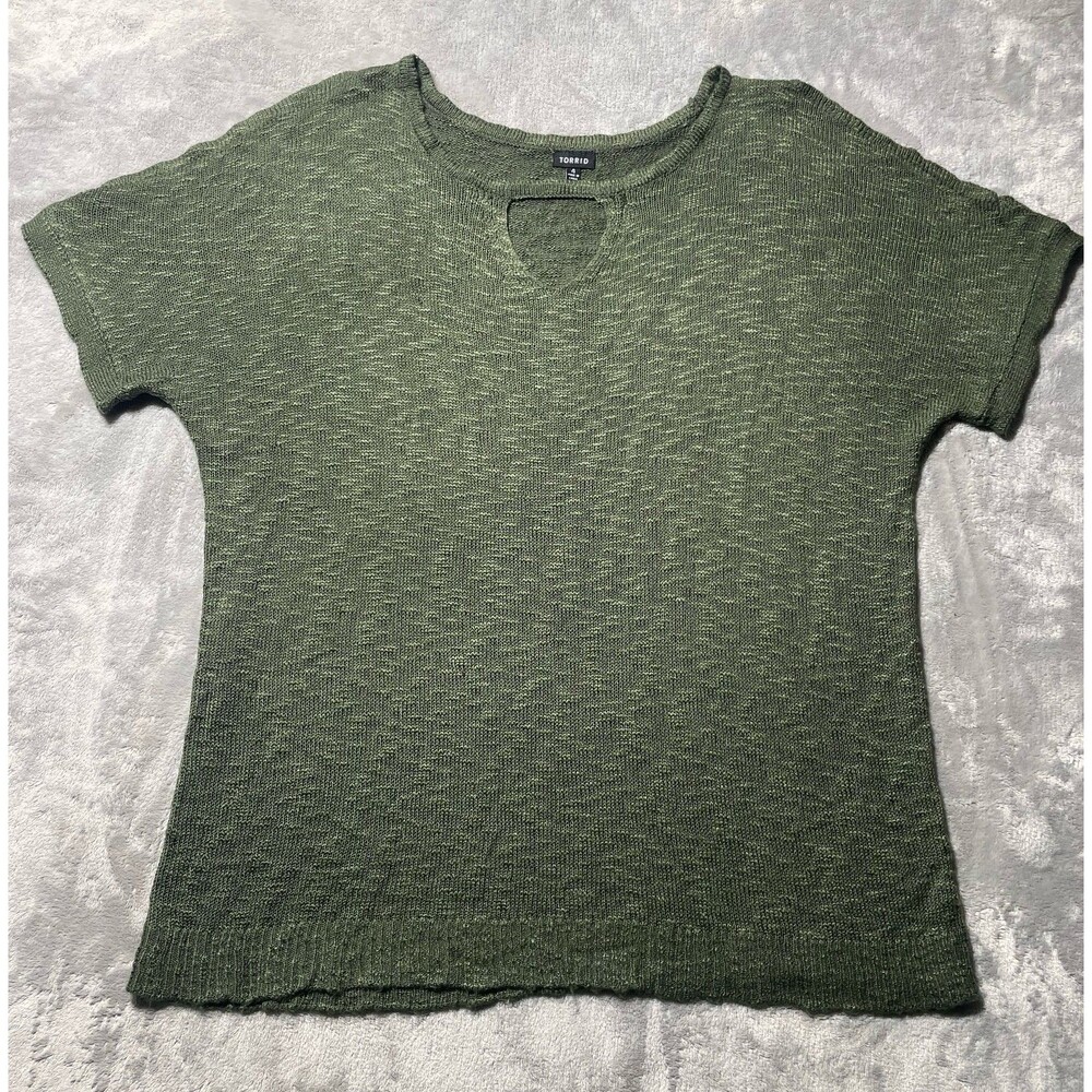 Torrid Women’s Plus Size 4 Short Sleeve Green Knit Sweater Cold Shoulder